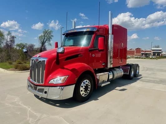 2023 Peterbilt 579