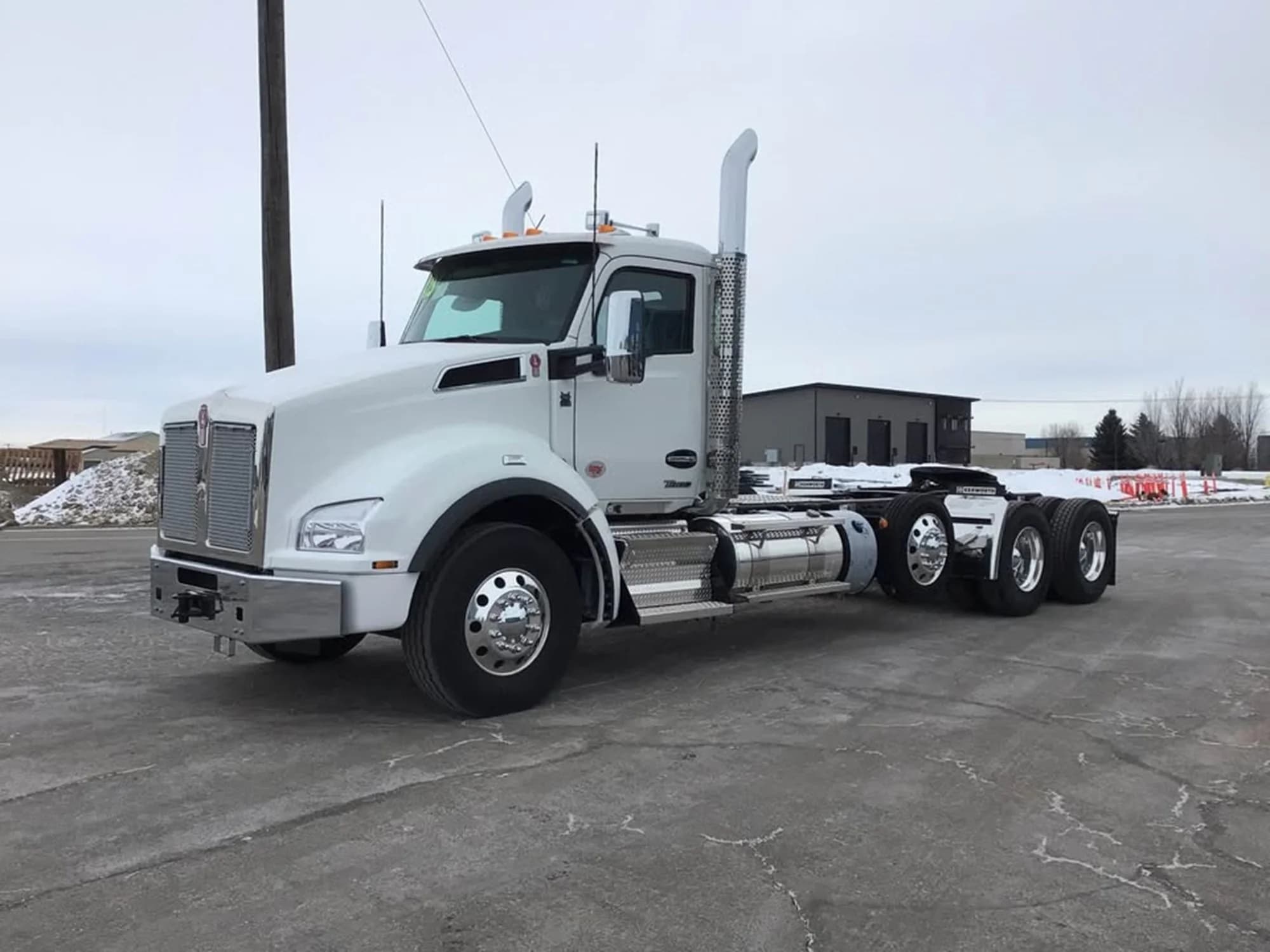 2025 Kenworth T880