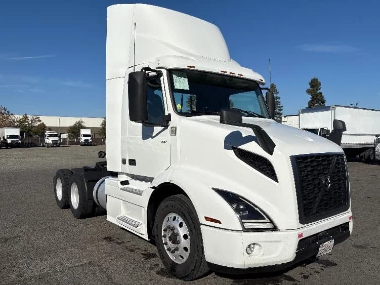 2020 Volvo VNR 640