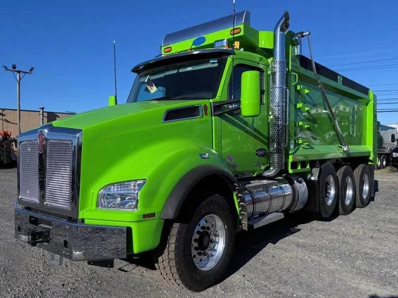 2025 Kenworth T880