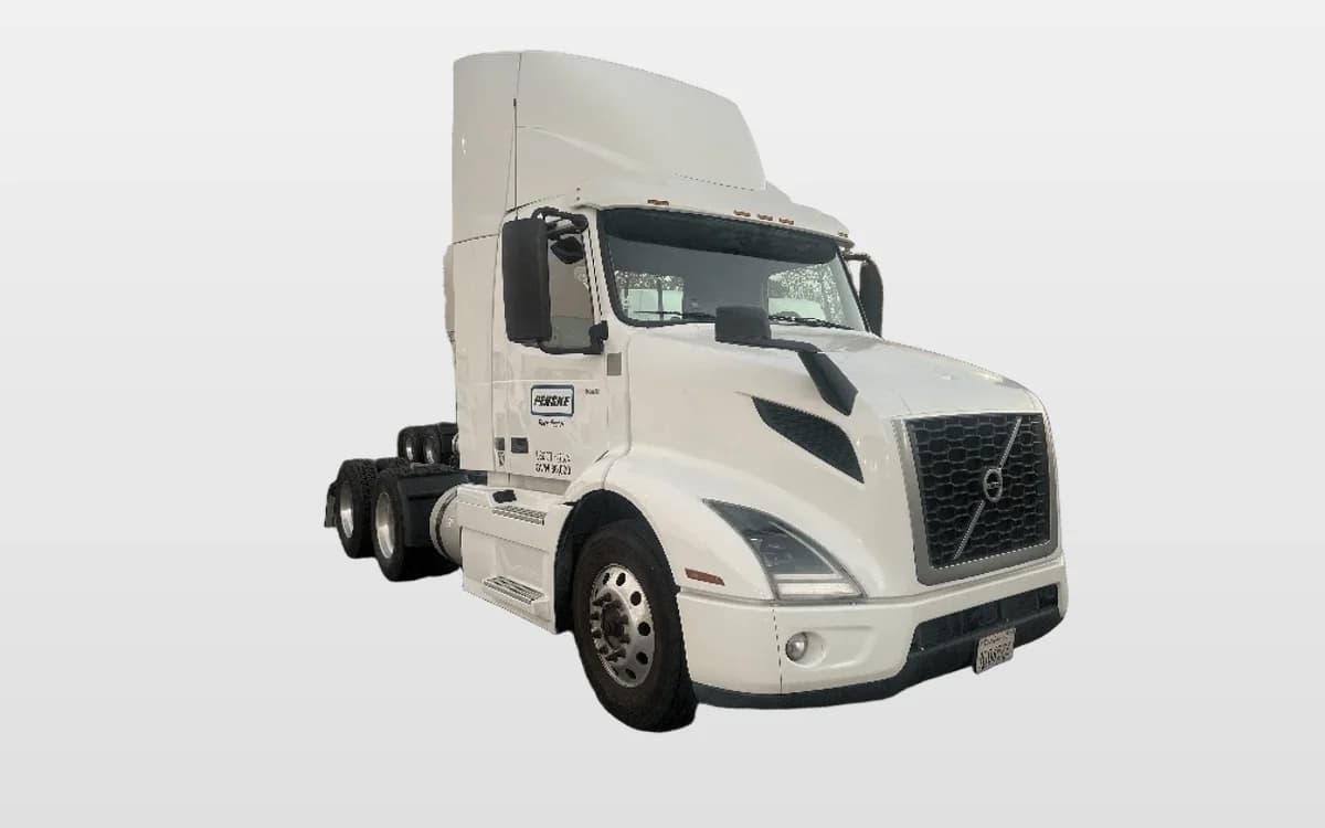 2020 Volvo VNR 640 in Fontana, CA
