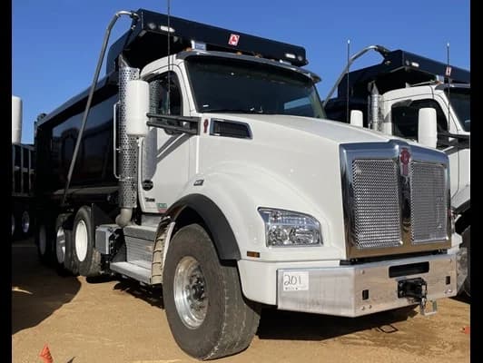 2025 Kenworth T880