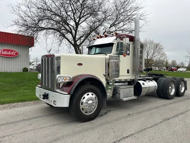 2022 Peterbilt 389