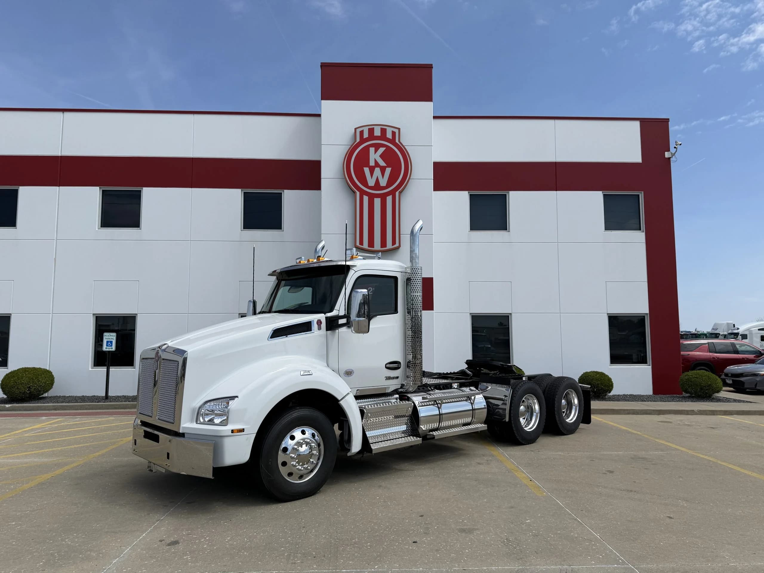2027 Kenworth T880