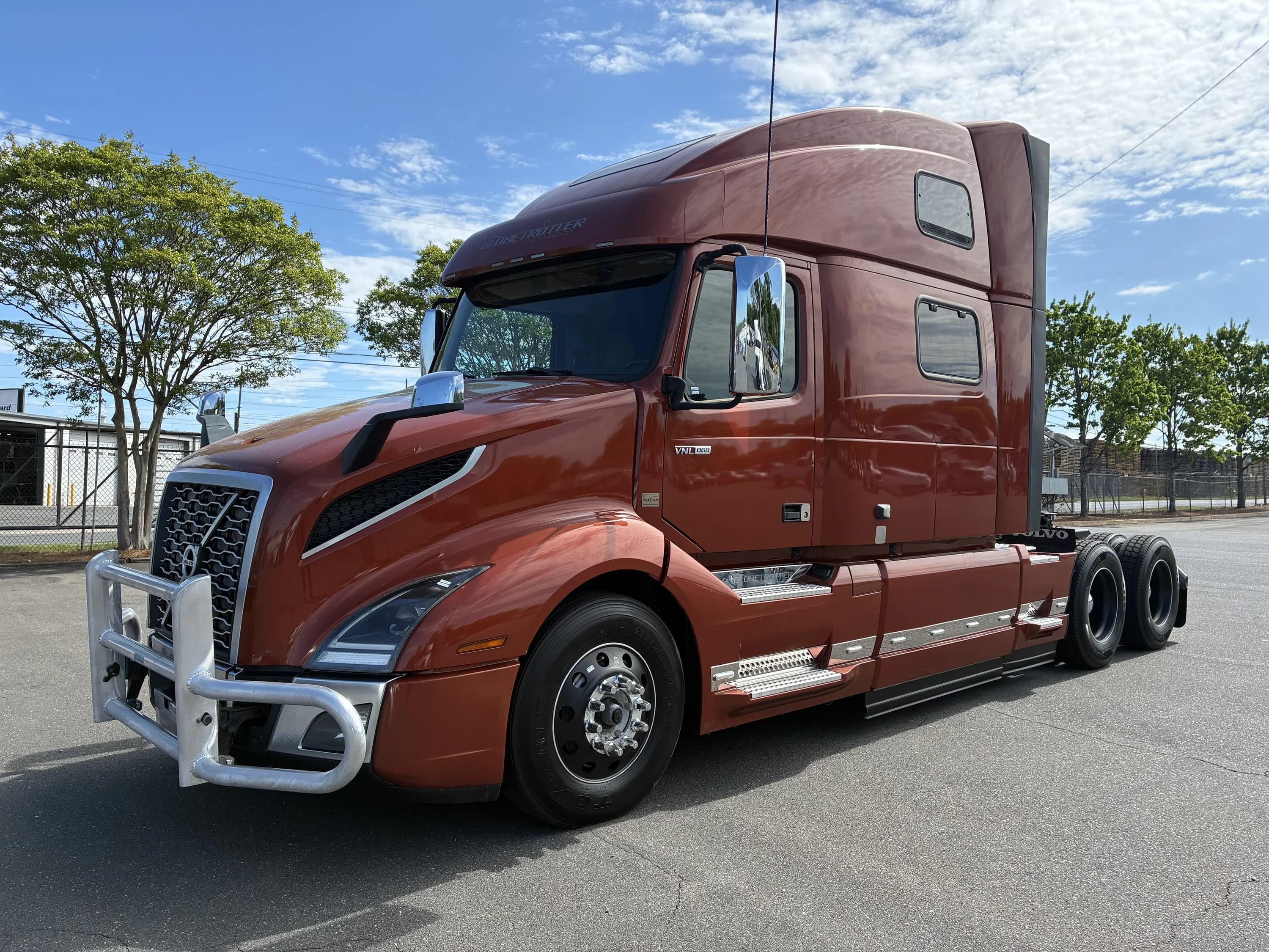 2023 Volvo VNL 860