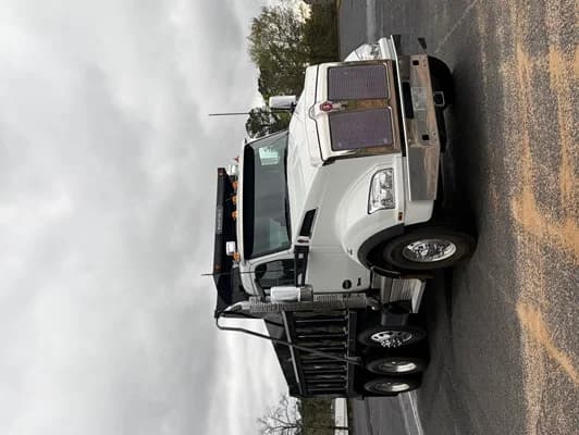 2026 Kenworth T880