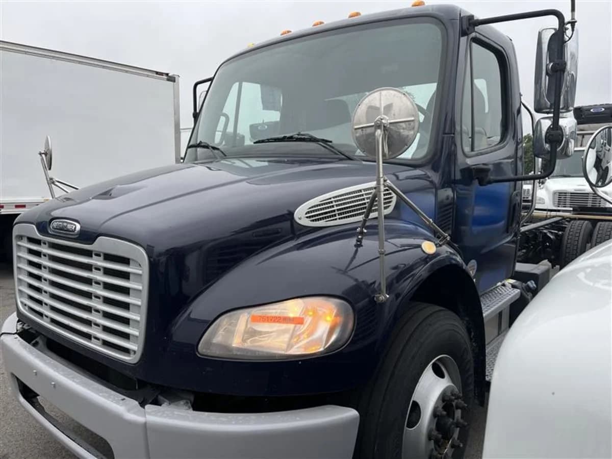 2018 Freightliner M2 106