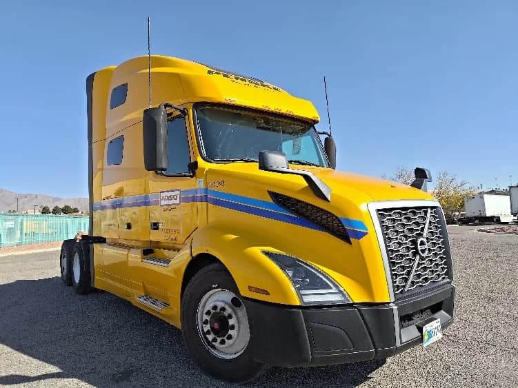 2022 Volvo VNL 760