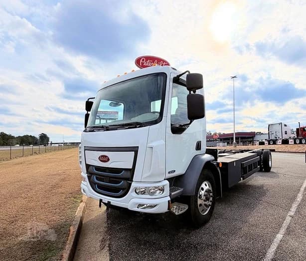 2025 Peterbilt 220EV