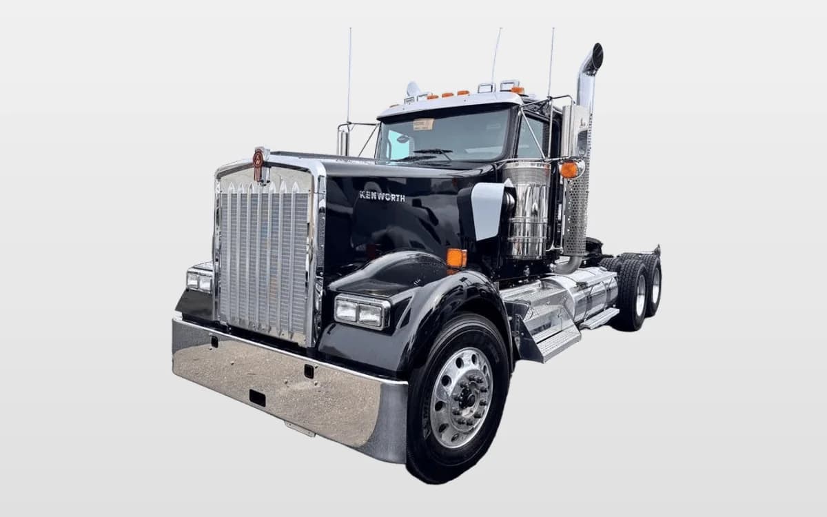 2025 Kenworth W900