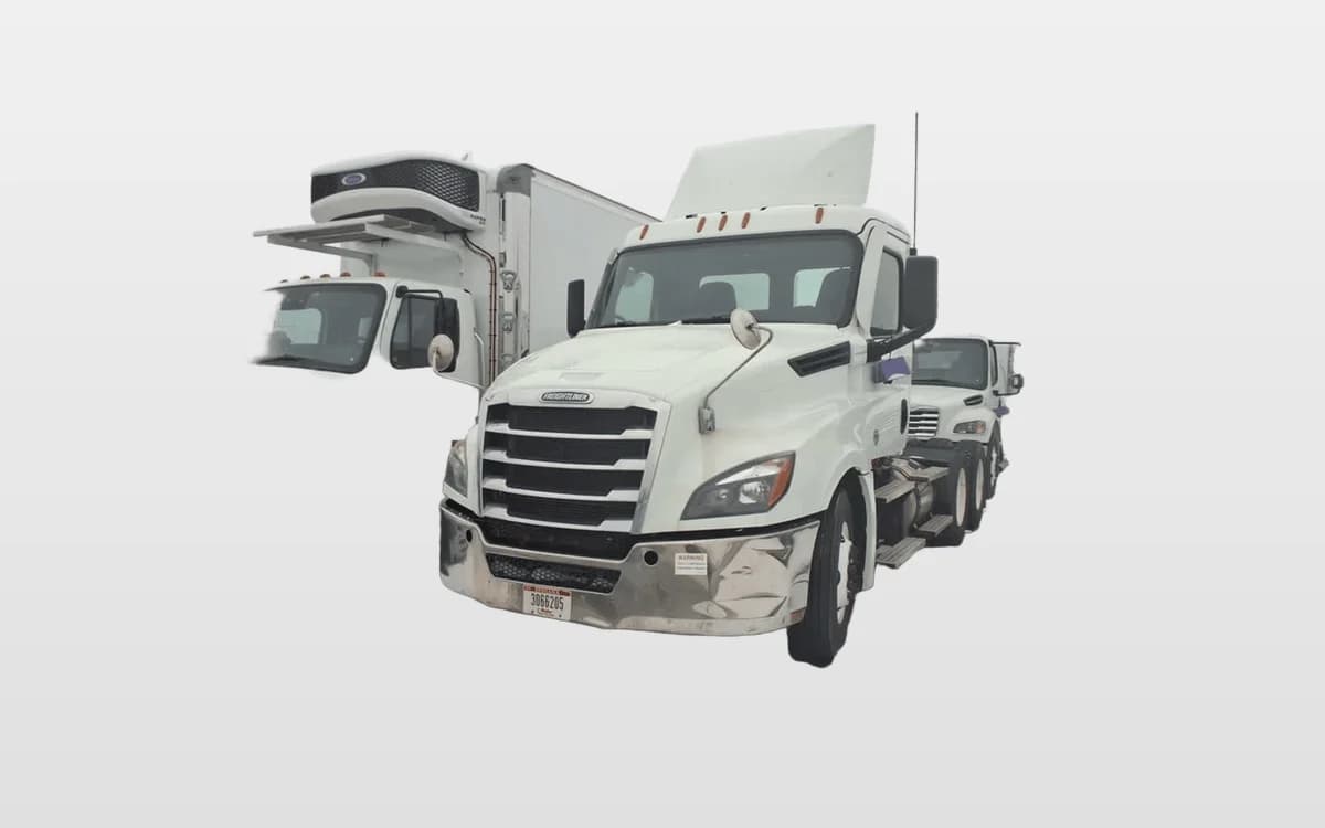 2021 Freightliner Cascadia in Taylor, MI