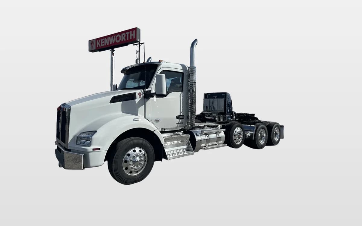 2025 Kenworth T880