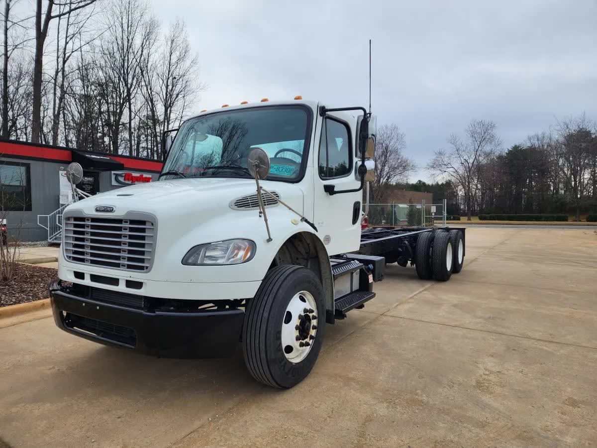 2019 Freightliner M2 106