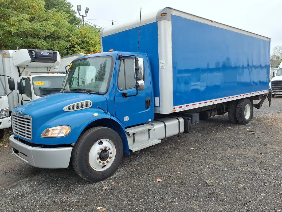 2018 Freightliner M2 106