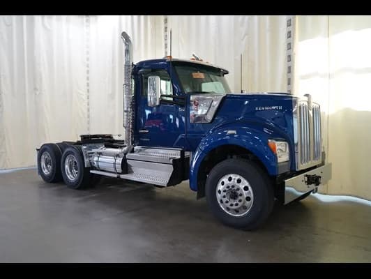 2027 Kenworth W990