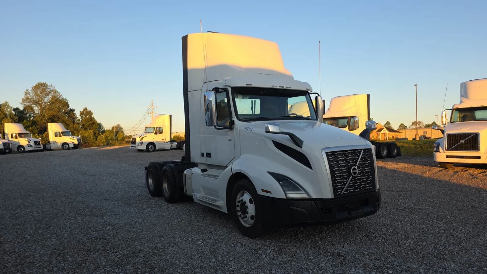 2019 Volvo VNL 300