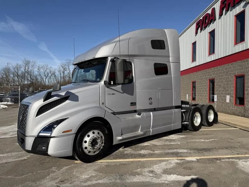 2022 Volvo VNL 760