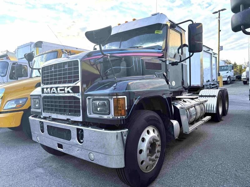 2020 Mack Pinnacle
