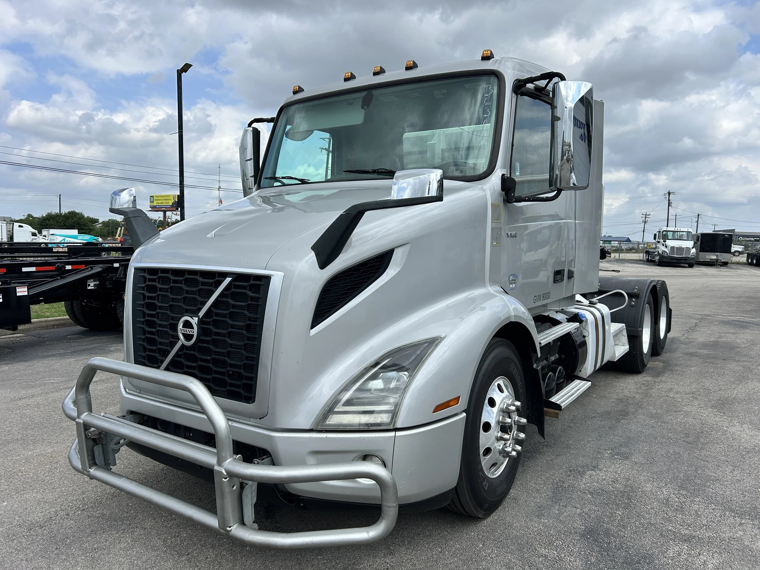 2020 Volvo VNR 640