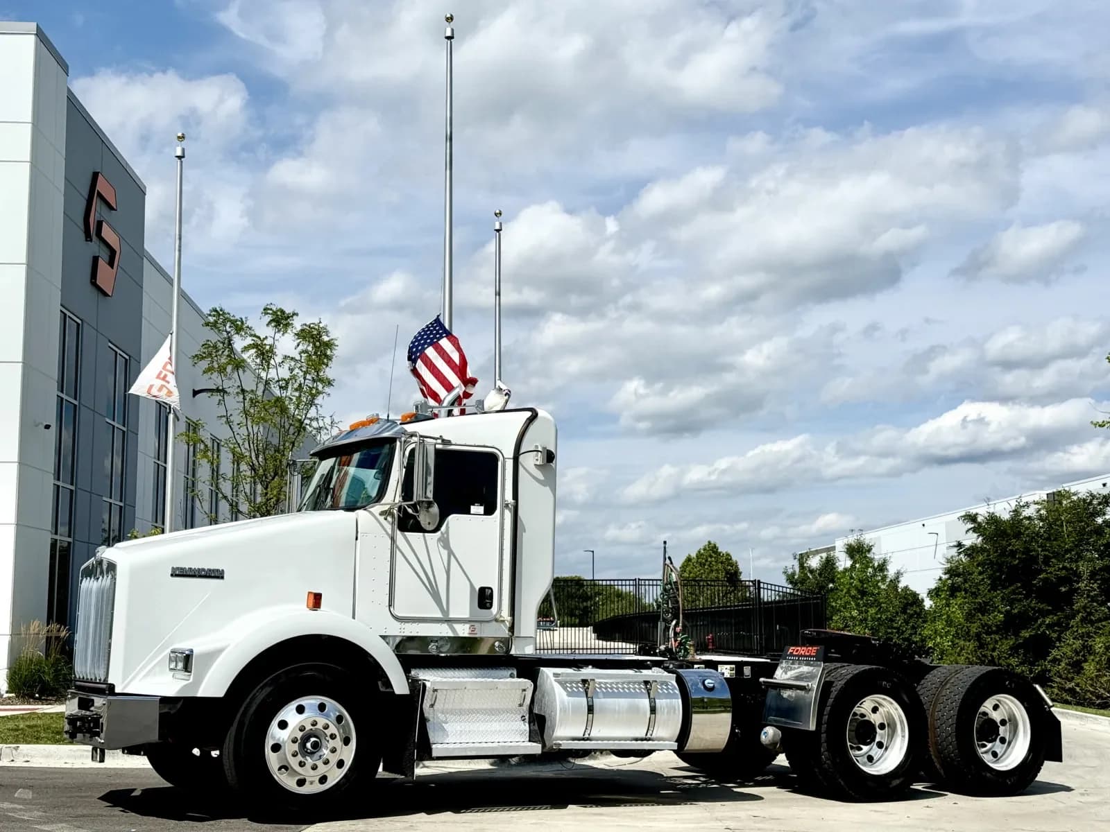 2023 Kenworth T800