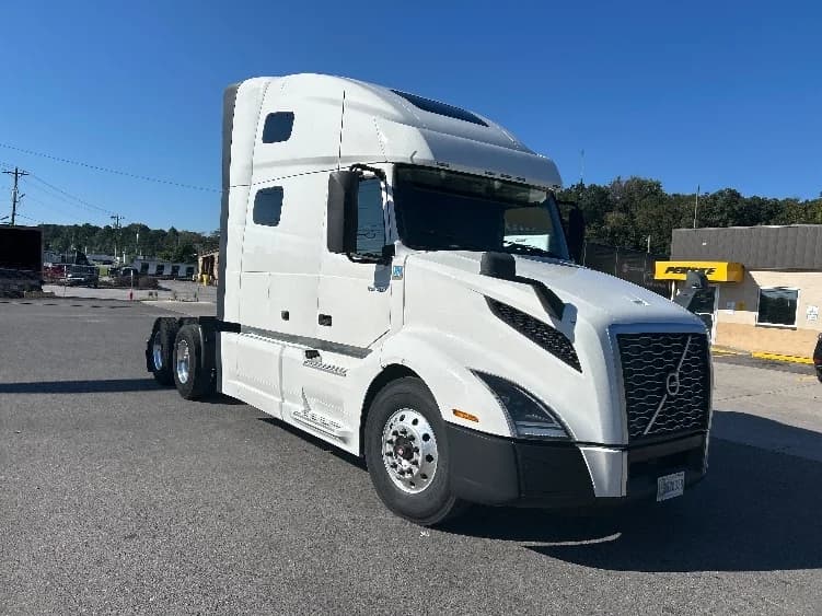 2022 Volvo VNL 760