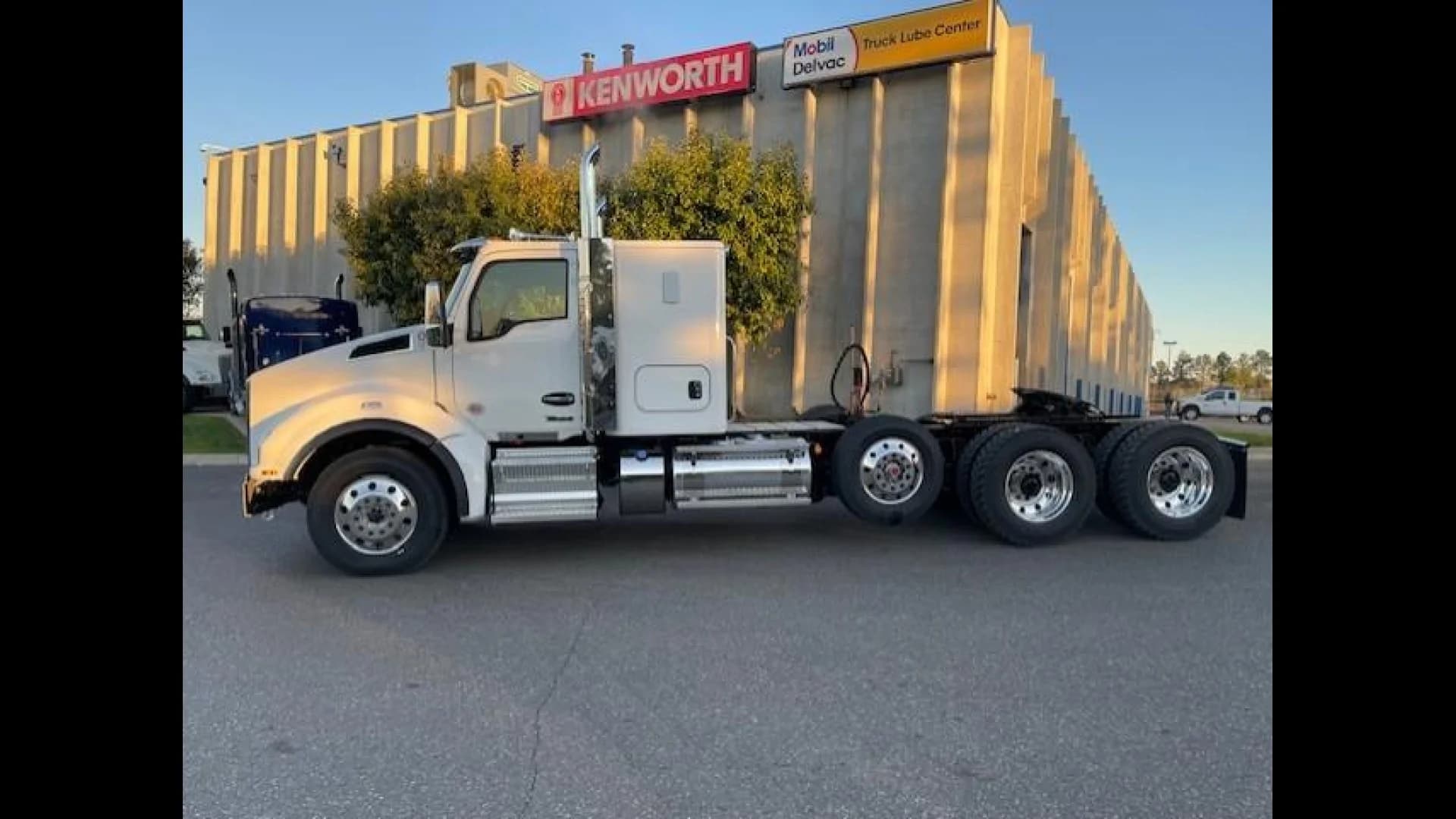 2026 Kenworth T880