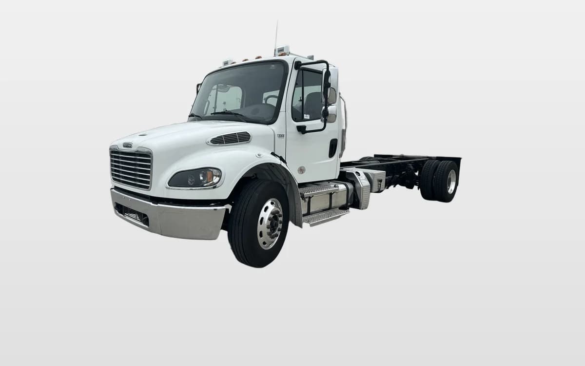 2023 Freightliner M2 106