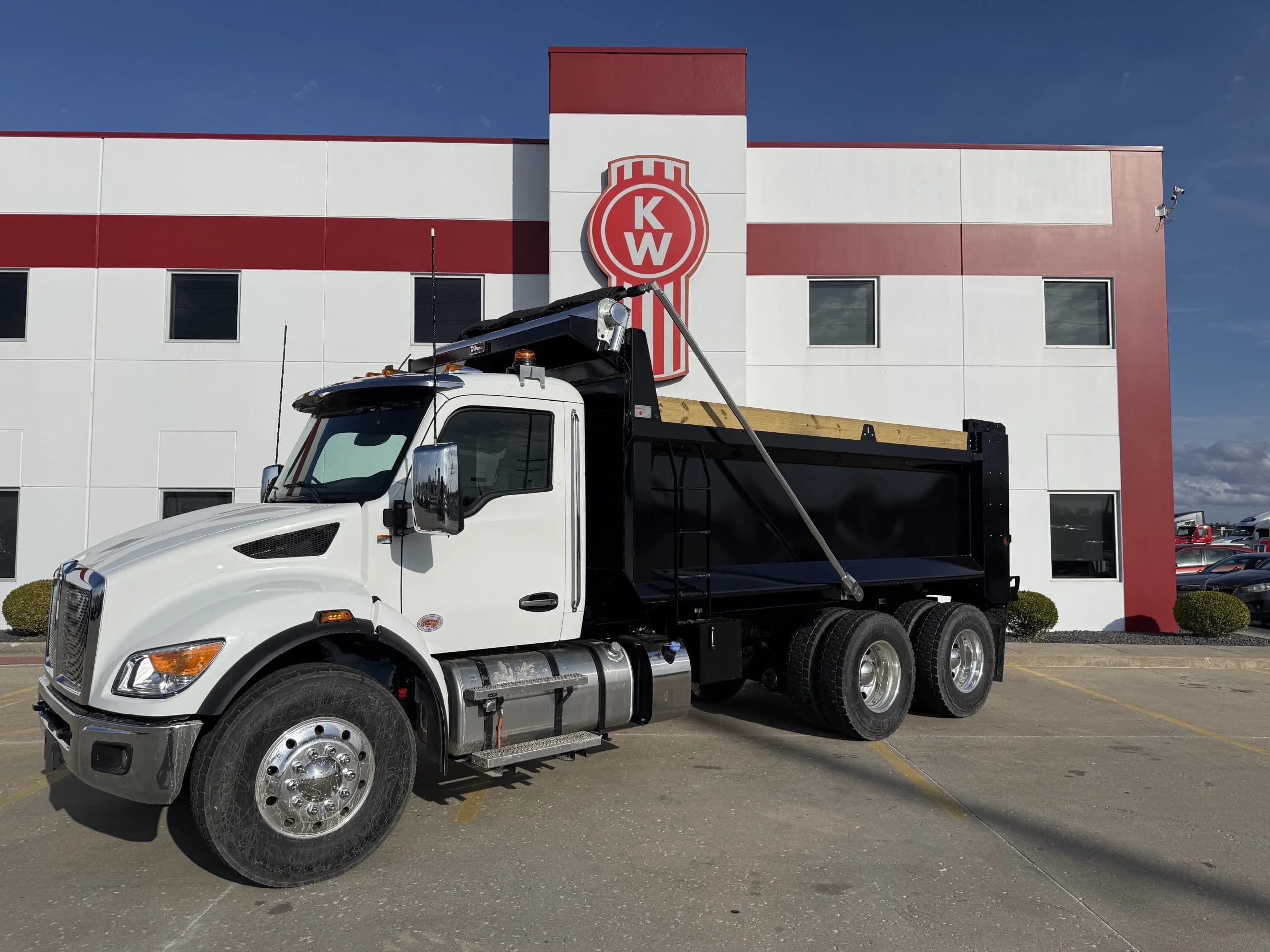 2027 Kenworth T480