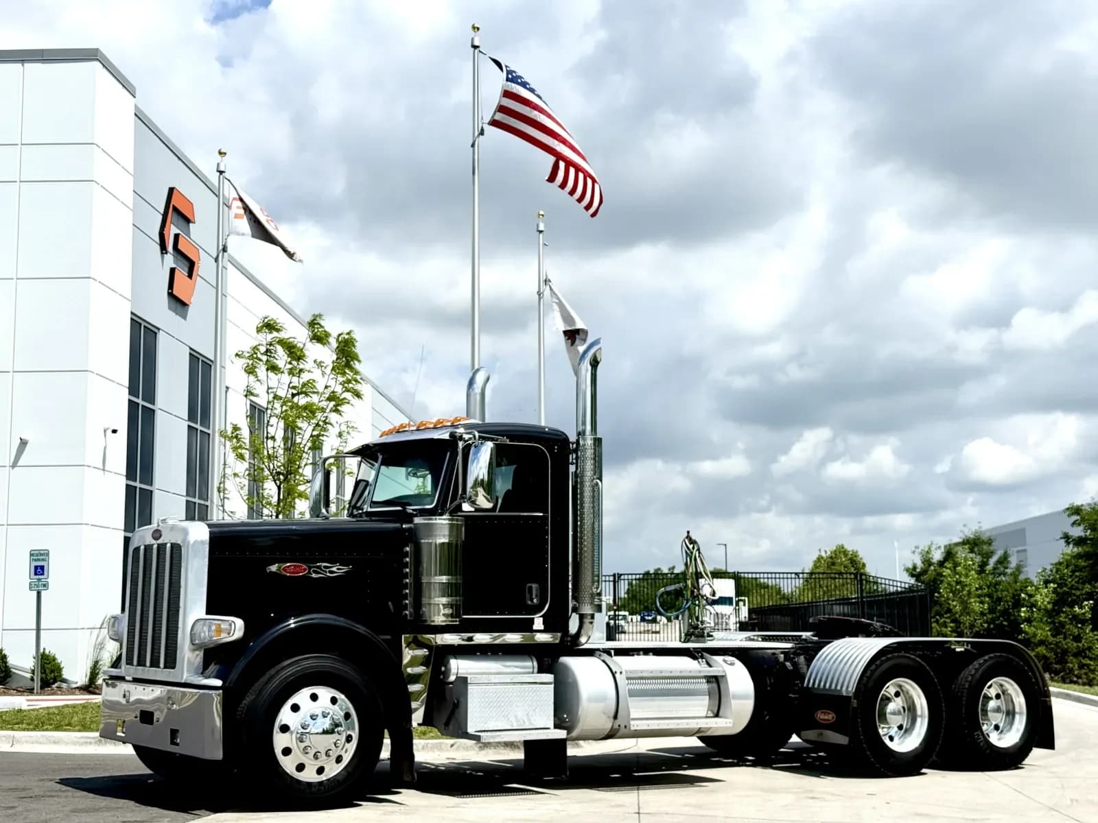 2021 Peterbilt 389