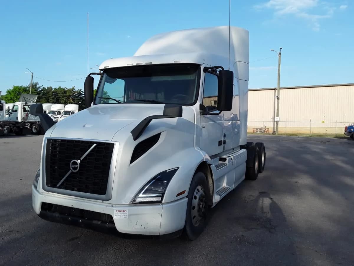 2020 Volvo VNR 640