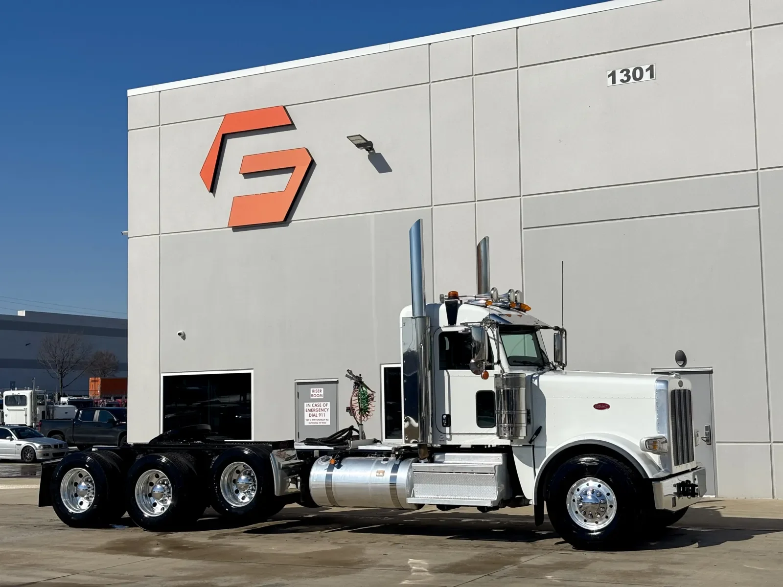 2023 Peterbilt 389