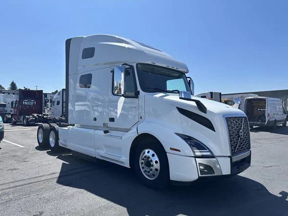 2022 Volvo VNL 760