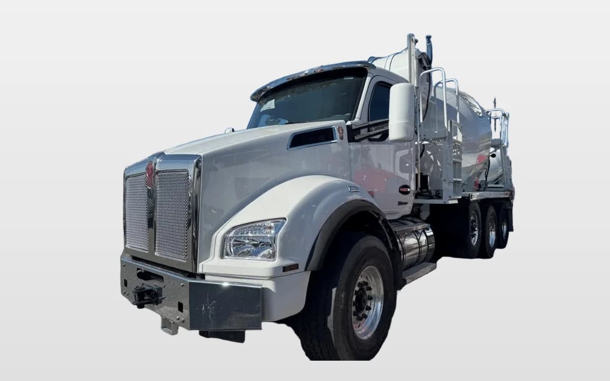 2025 Kenworth T880
