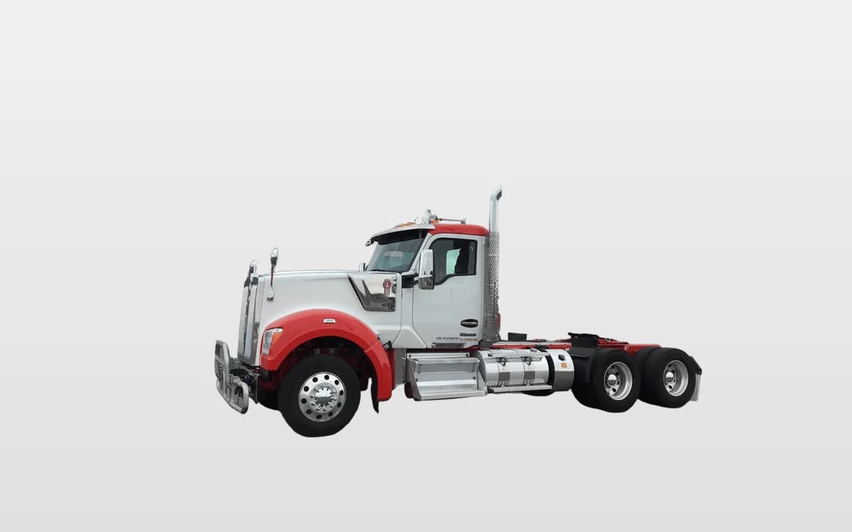 2023 Kenworth W990