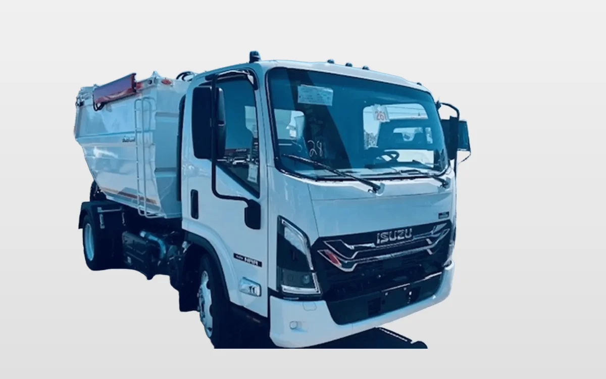 2025 Isuzu NRR