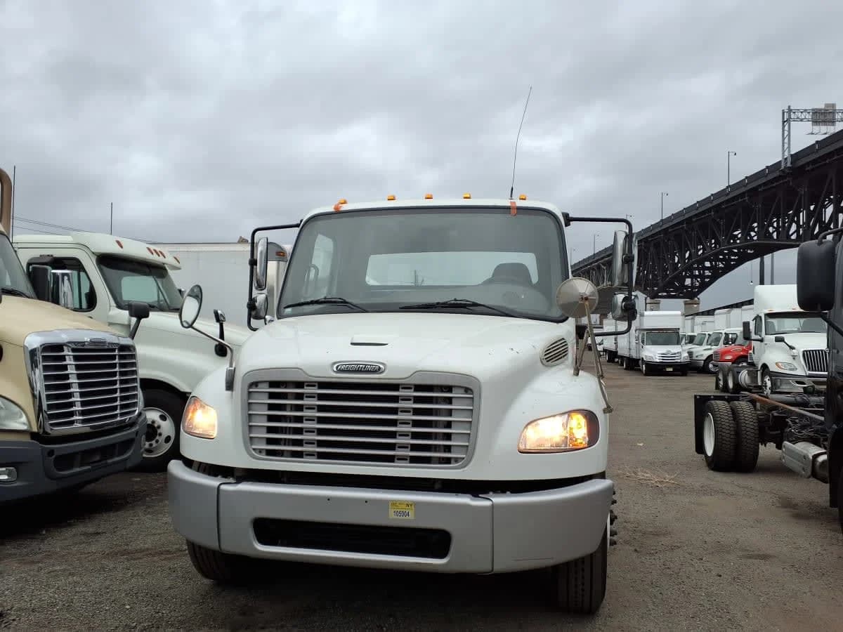 2019 Freightliner M2 106