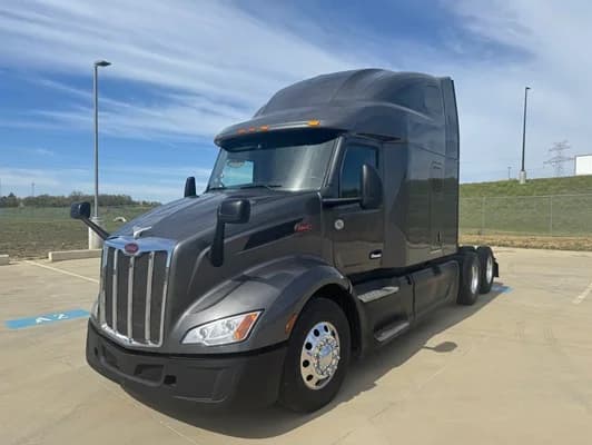 2023 Peterbilt 579