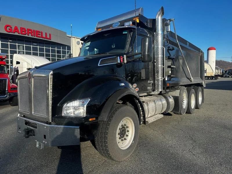 2025 Kenworth T880