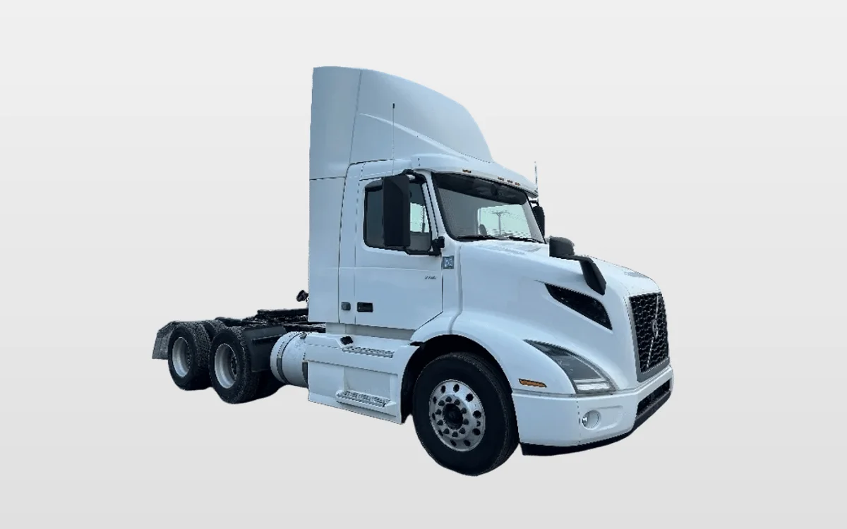 2021 Volvo VNR 640 in La Porte, IN