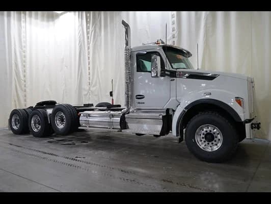 2027 Kenworth T880