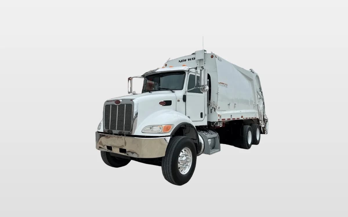 2022 PETERBILT 348