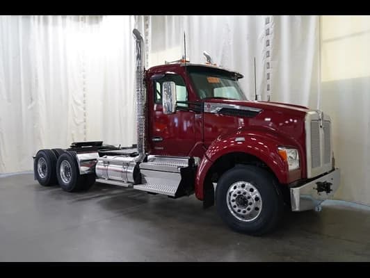 2027 Kenworth T880