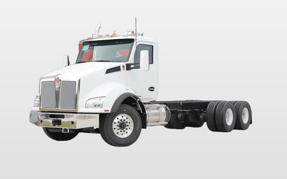 2025 Kenworth T880