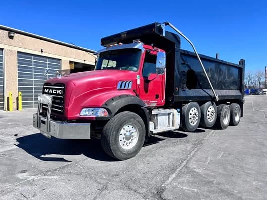 2015 Mack Granite