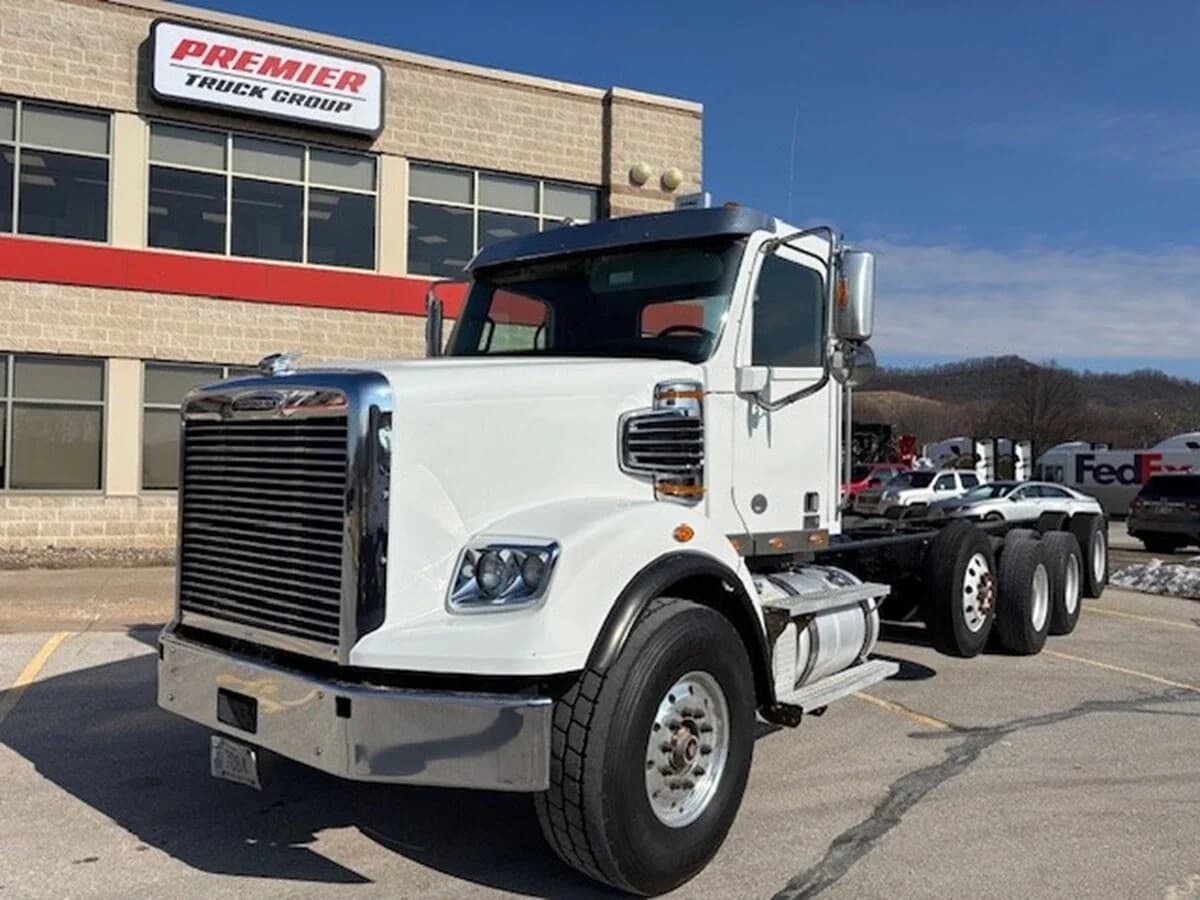 2021 Freightliner 122SD
