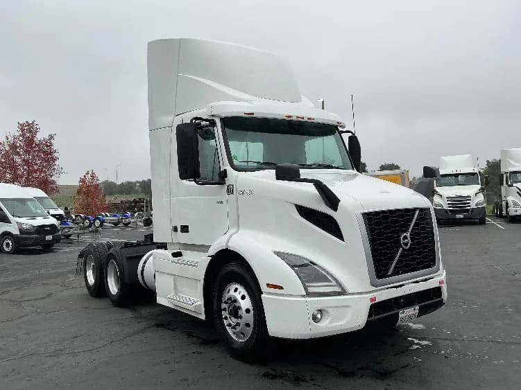 2020 Volvo VNR 640