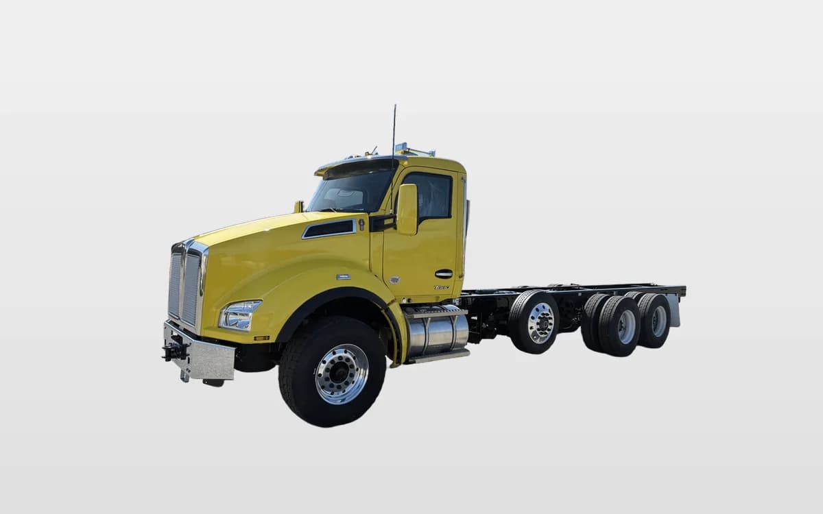 2025 Kenworth T880