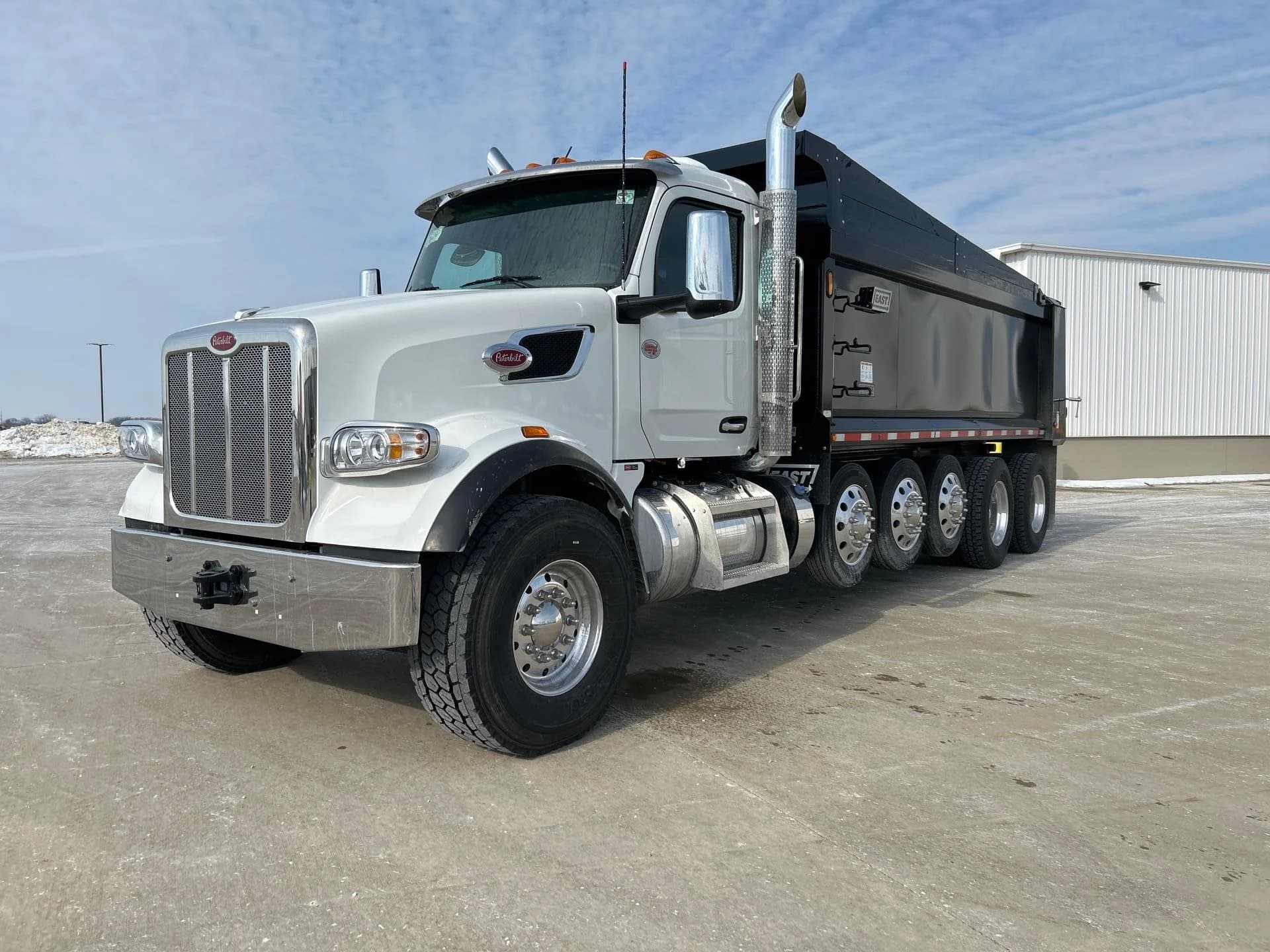 2026 Peterbilt 567