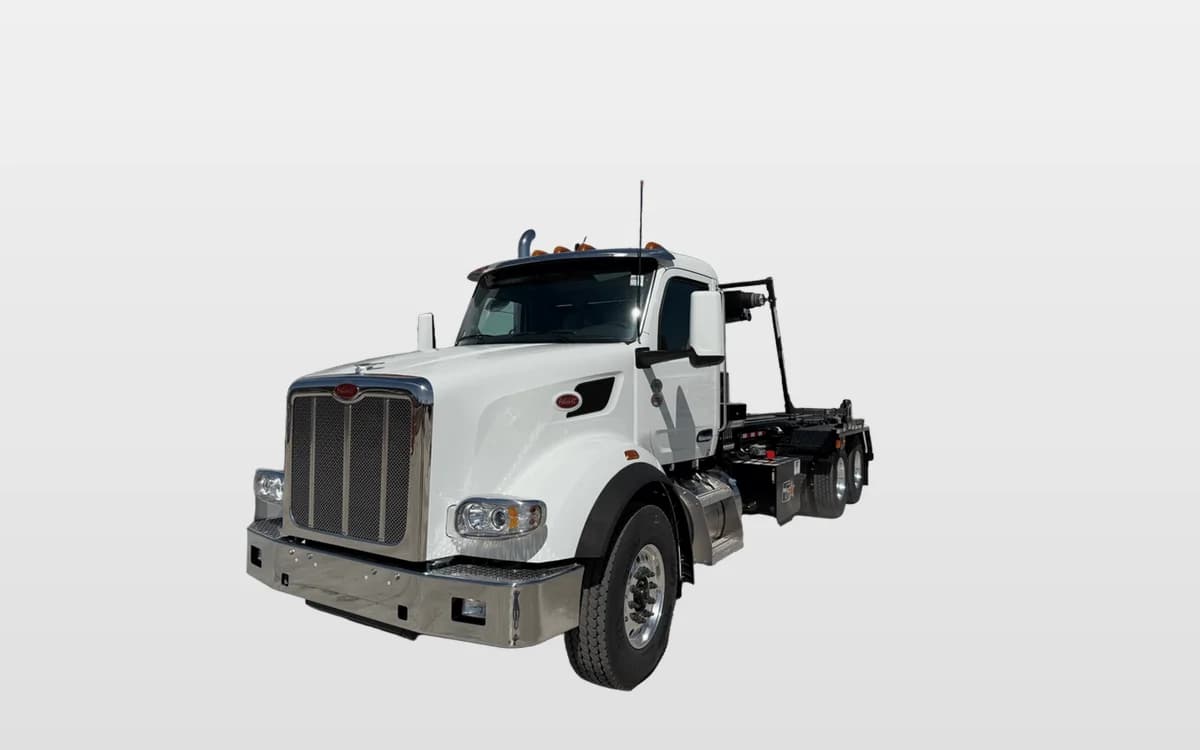 2025 PETERBILT 567