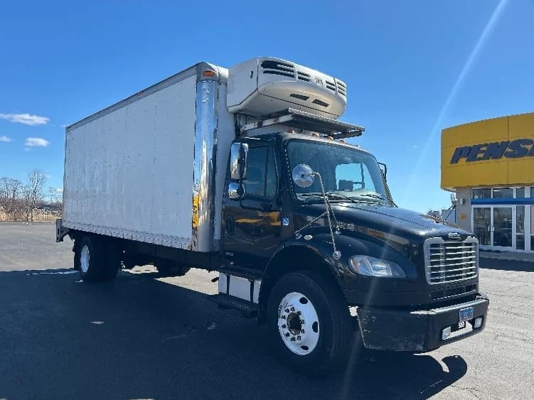 2010 Freightliner M2 106